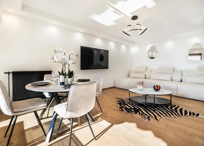 In Cannes-croisette Cannes